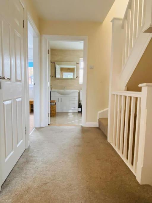Family Relax In The Seaside Town With Parking Villa Hastings Exterior photo