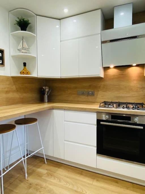 Family Relax In The Seaside Town With Parking Villa Hastings Exterior photo