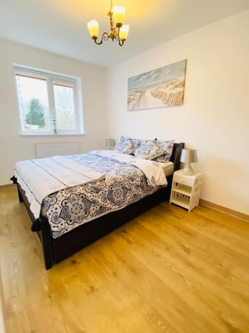 Family Relax In The Seaside Town With Parking Villa Hastings Exterior photo