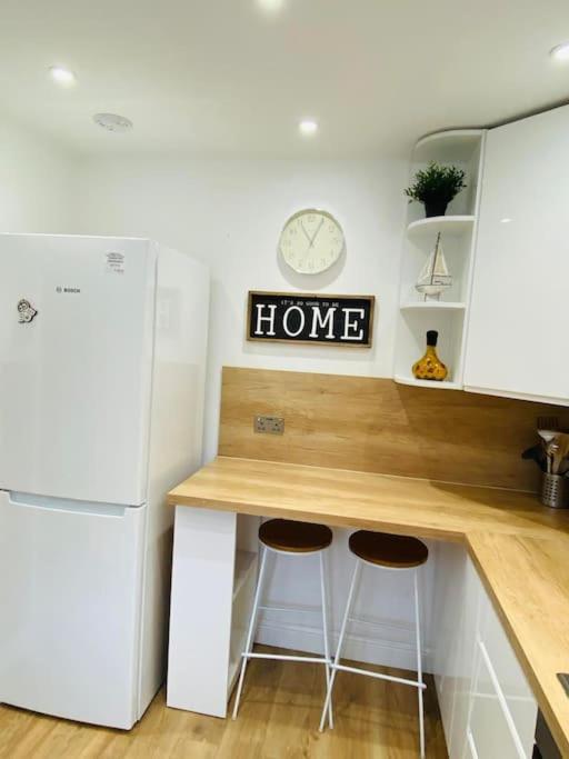 Family Relax In The Seaside Town With Parking Villa Hastings Exterior photo